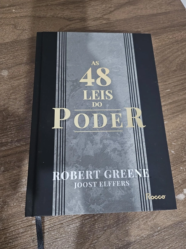 Edição de luxo de As 48 Leis do Poder. Falando sobre os melhores livros para ler.
