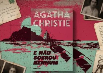 Capa do livro E Não Sobrou Nenhum envolta em uma decoração especial baseada em sua temática.