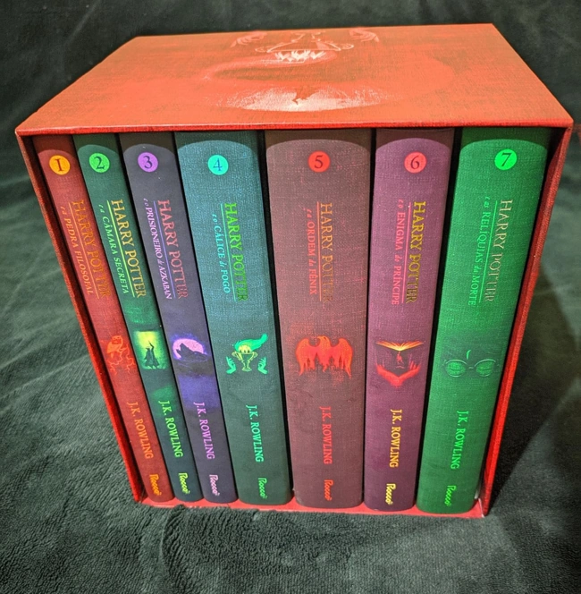Box de livros da saga Harry Potter. Falando sobre os melhores livros para presentear.