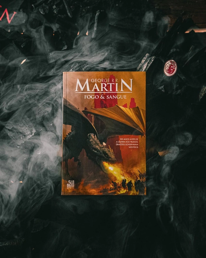 Livro Fogo & Sangue. Falando sobre os livros que inspiraram a casa do dragão.