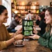 Duas amigas tomam um café numa livraria e uma delas presenteia a outra com o livro A Biblioteca da Meia-Noite. Falando sobre os melhores livros para presentear.